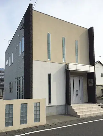 岡谷マート株式会社