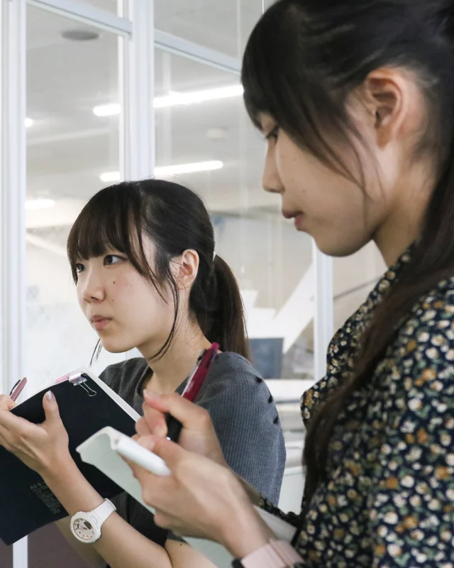 ＼取材5日目／
2社目は、浜松市のデコラテックジャパン株式会社✍️

こちらで全ての企業の取材が終了しました👏
学生にとって、様々な業界のお話を聞けて、知らない世界をたくさん学べた、とても濃い取材期間でした！

改めて、ご協力いただいた皆さんありがとうございました🙇‍♀️

#ジョブパレット #静岡 
#大学生 #就職活動 #就活 #就活生 #就活生と繋がりたい #就活準備 #インターン #インターンシップ #新卒 #新卒採用 #26卒 #27卒 #28卒 #29卒